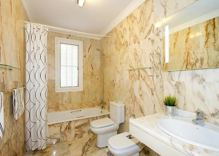 Benedicte Βίλα Πουέρτο Ντελ Κάρμεν